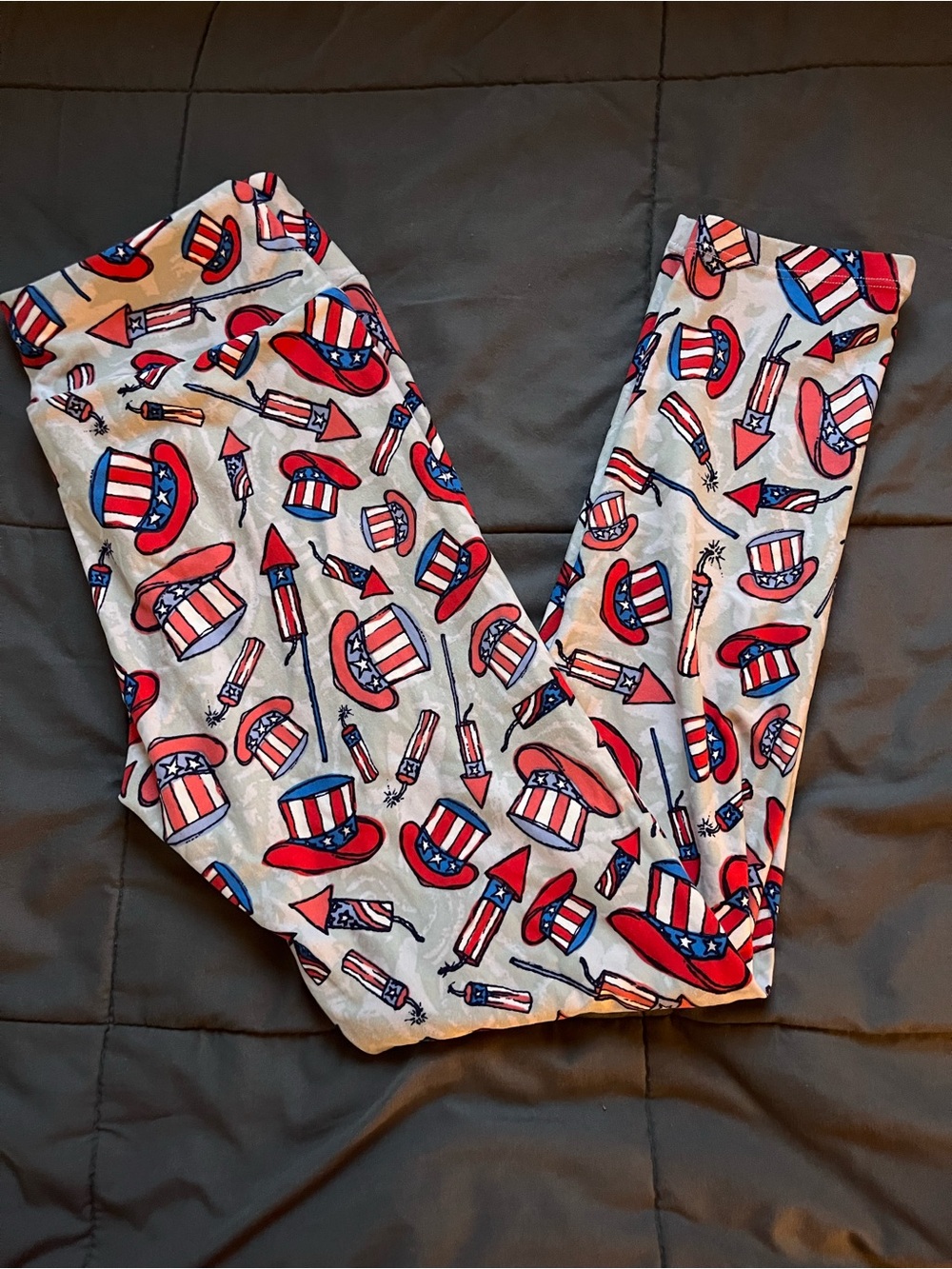 LuLaRoe Patriotic Patterned Leggings